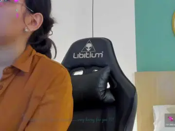 Lucy-blue28  live sex cam