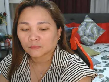 AsianHotMama143  live sex cam