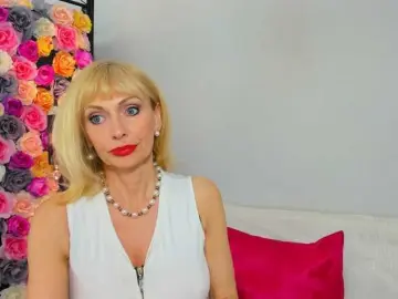 CrystalPretty  live sex cam