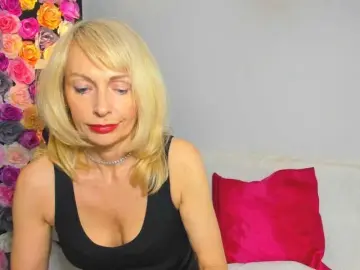 CrystalPretty  live sex cam