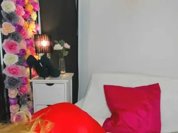 CrystalPretty  live sex cam