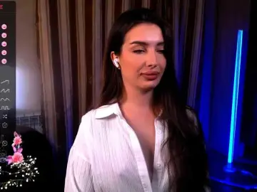 LauraBess  live sex cam