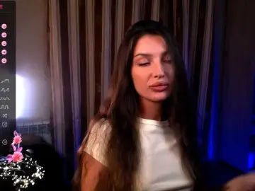 LauraBess  live sex cam