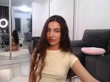 LauraBess  live sex cam