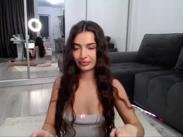 LauraBess  live sex cam