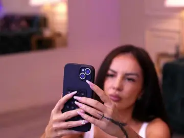 MirandaRaye  live sex cam