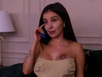 MirandaRaye  live sex cam