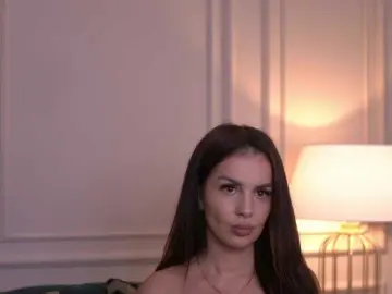 MirandaRaye  live sex cam