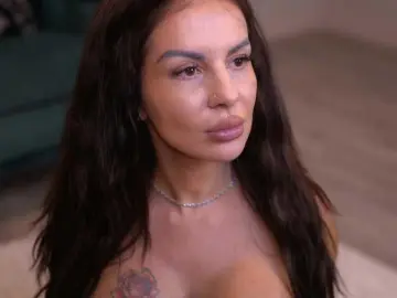 MirandaRaye  live sex cam