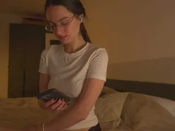 EmmSee  live sex cam