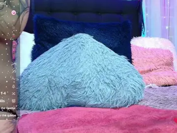 Hannahot69  live sex cam