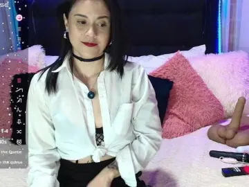 Hannahot69  live sex cam