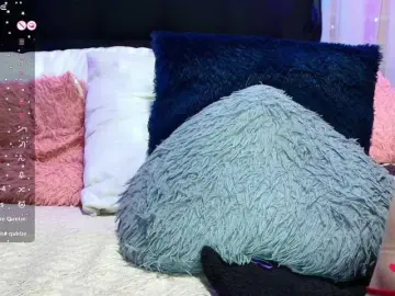 Hannahot69  live sex cam