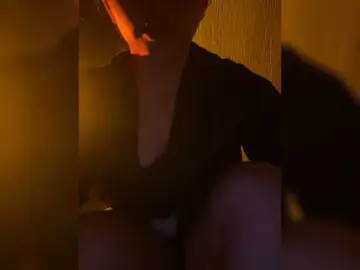 Luzecita09  live sex cam