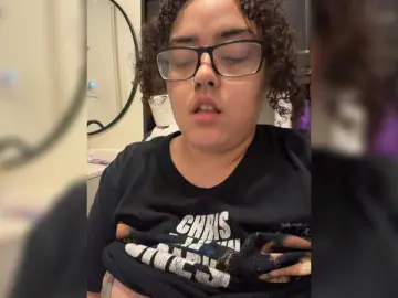 MystiqueDiva  live sex cam