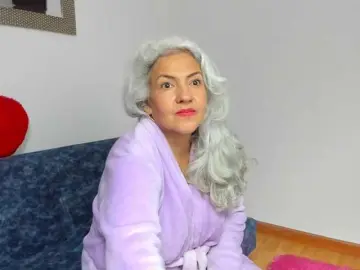 Marilyn70  live sex cam