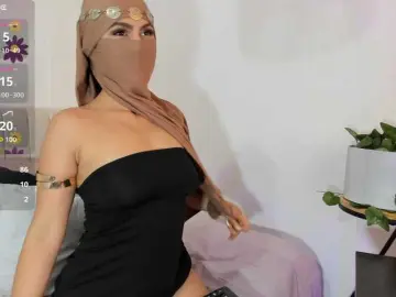 Shaiira  live sex cam