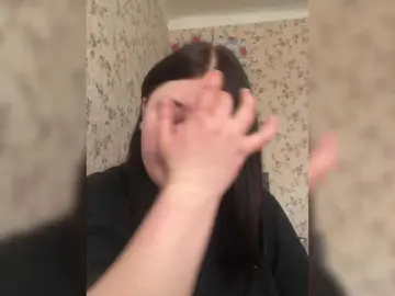 Annyshka-1  live sex cam