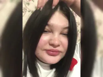 Annyshka-1  live sex cam