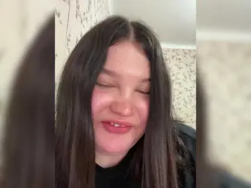 Annyshka-1  live sex cam