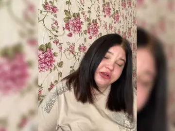 Annyshka-1  live sex cam