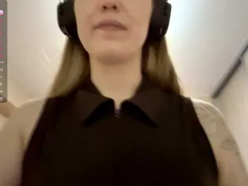 JeaneMckaskle  live sex cam