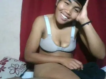 Keziah34  live sex cam