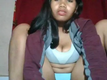Keziah34  live sex cam