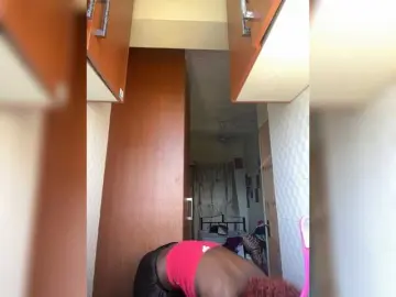 Sassyjuma  live sex cam