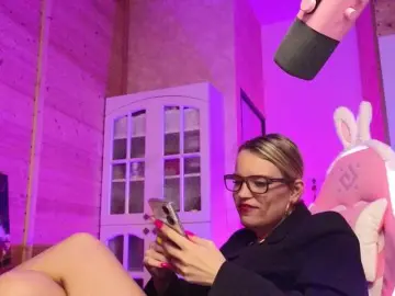 Sweeteve050  live sex cam