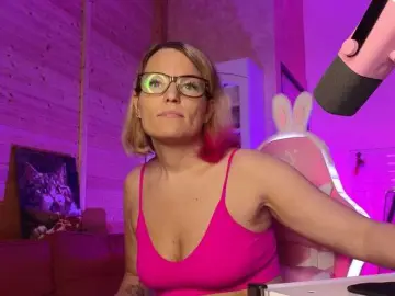 Sweeteve050  live sex cam