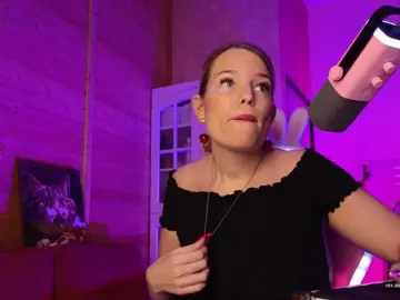 Sweeteve050  live sex cam