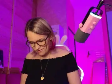 Sweeteve050  live sex cam