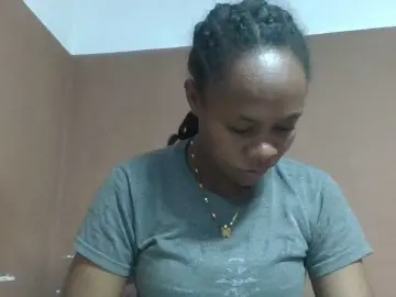 Elynah1a  live sex cam