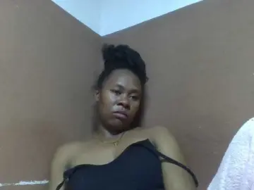 Elynah1a  live sex cam