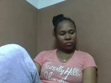 Elynah1a  live sex cam