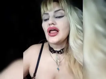 Freya-Milf  live sex cam