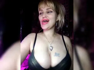 Freya-Milf  live sex cam