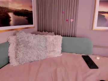 Kloe-S  live sex cam