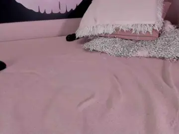 Kloe-S  live sex cam