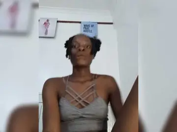 Nairobidoll  live sex cam