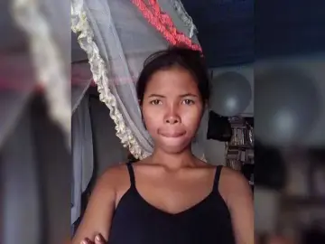 Pretty82  live sex cam
