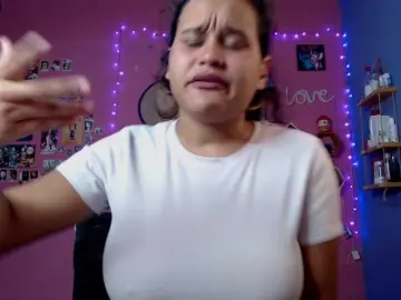 Vickye  live sex cam