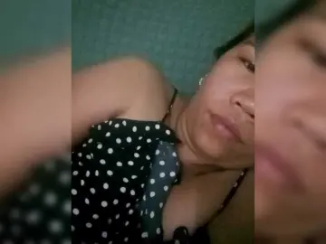 Bunnygreen  live sex cam