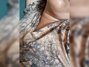 Bunnygreen  live sex cam