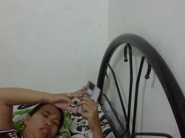 Bunnygreen  live sex cam