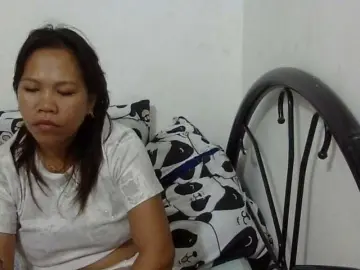 Bunnygreen  live sex cam