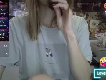 EvaaKisssss  live sex cam