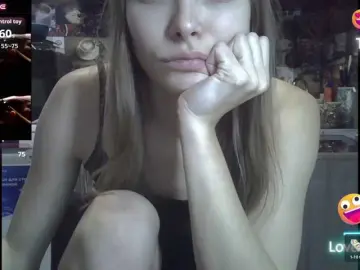 EvaaKisssss  live sex cam