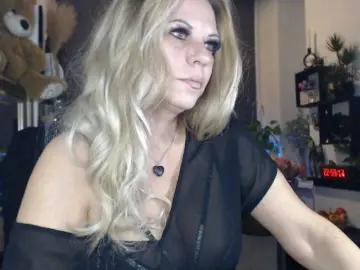 LadyVelvet  live sex cam